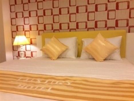 Luxury Hotel Хошимін Номер фото